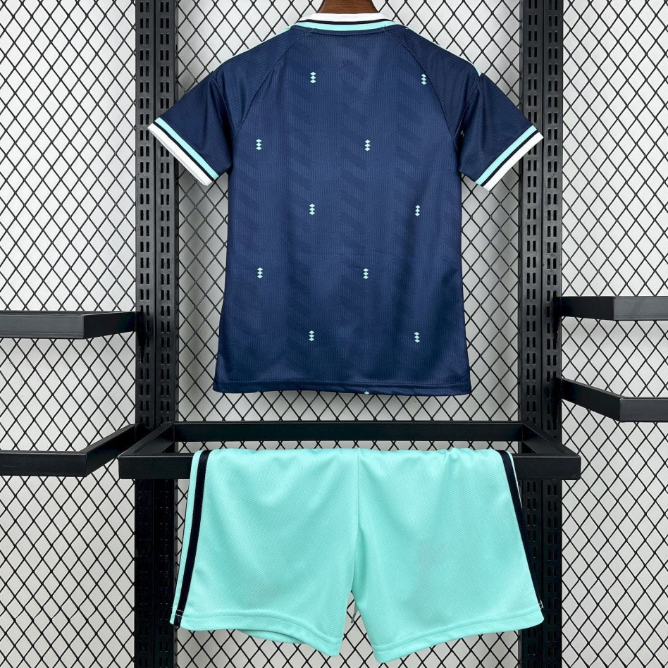 25/26 Ensemble Enfant   Allemagne Extérieur