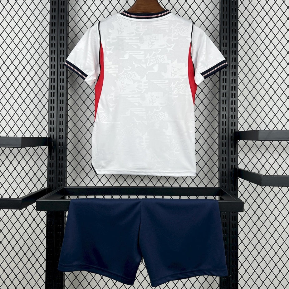 25/26 Ensemble Enfant  England   Domicile