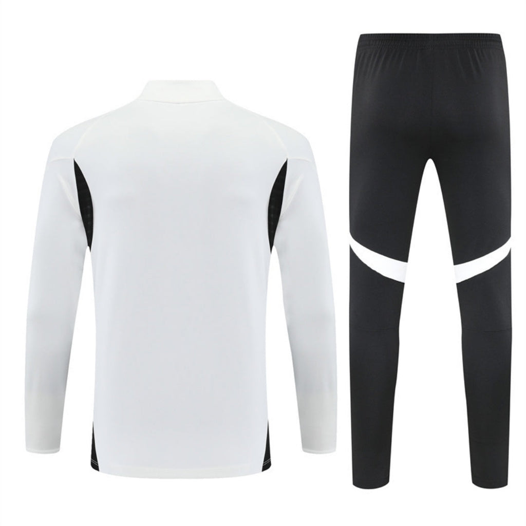 25/26 Ensemble Liverpool white Spécial B