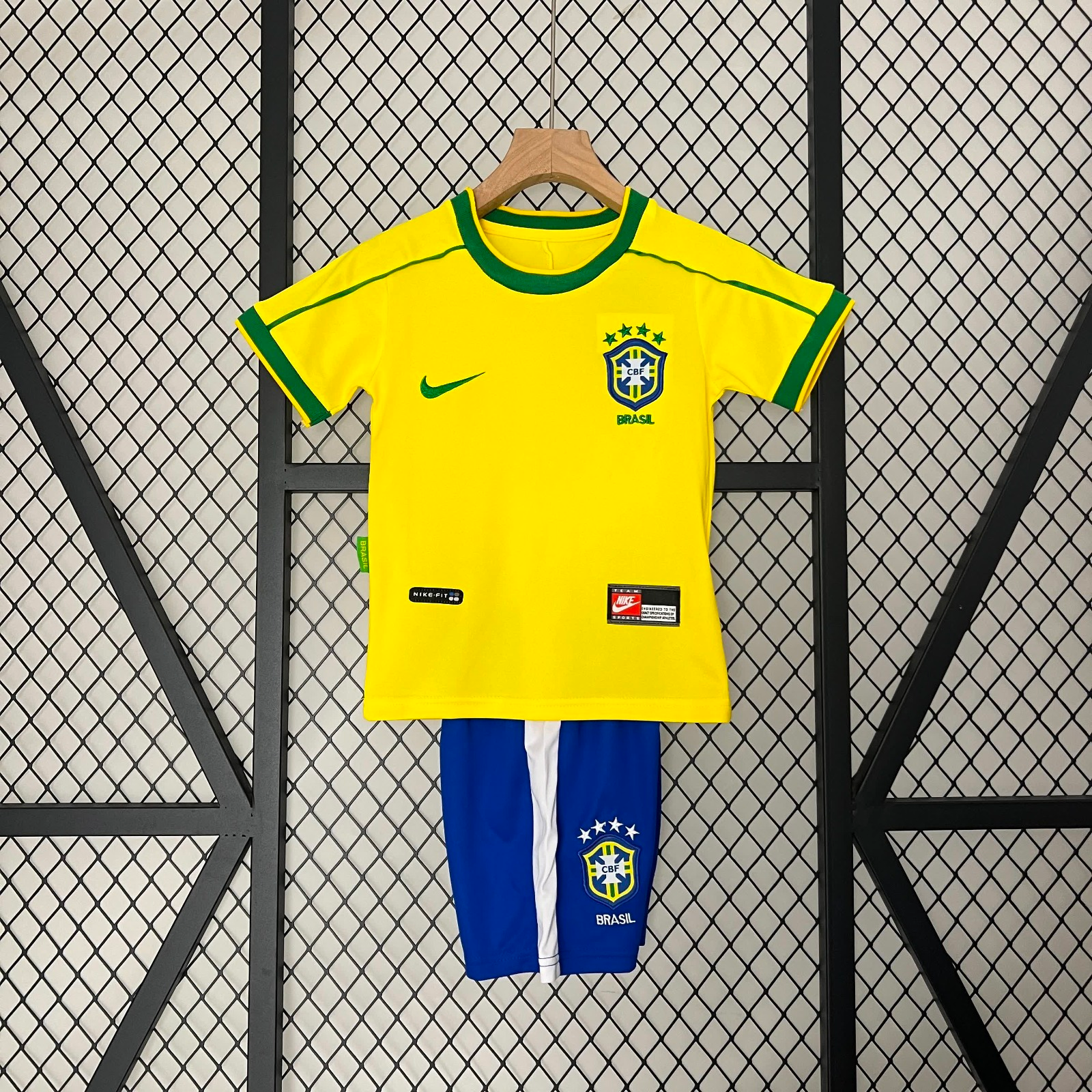 24/25 Ensemble Enfant Brésil Rétro